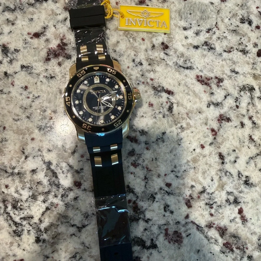 NEW in box Invicta.